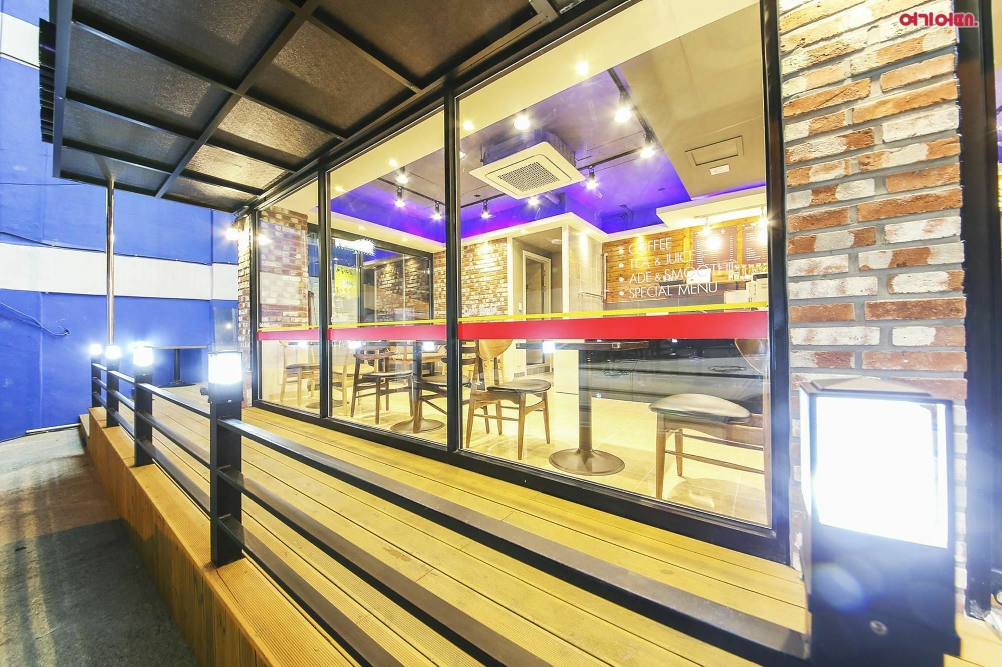 World Hotel צ'ונצ'און מראה חיצוני תמונה